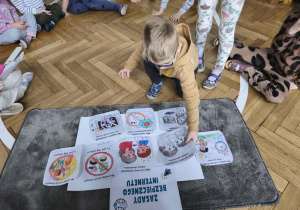 dzieci tworzą kodeks bezpiecznego korzystania z internetu