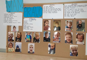 Zdjęcie przedstawia tablicę ze zdjęciami twarzy dzieci, przedstawiających różne emocje.