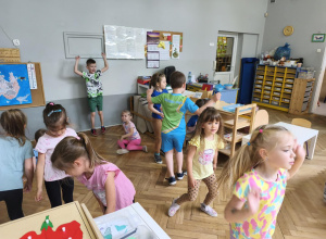 Taniec połączony z elementami Zumby