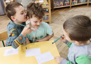 Doświadczenie - pojawiające się zaszyfrowane obrazki