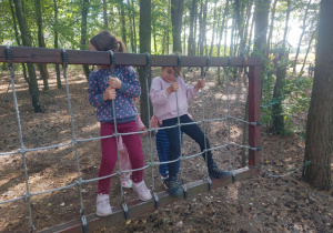 dzieci na przeszkodzie