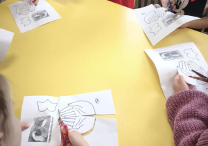 Praca plastyczna - serce Polski na dłoni