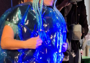 Jadzia siostra bohatera bajki przebrana w kosmiczny strój