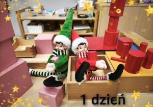 Figurki Elfów "zrobiły" bałagan w różowej wieży i kolorowych walcach