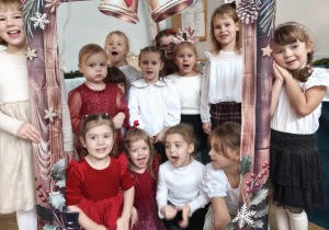 Zdjęcia dzieci w świątecznej ramce