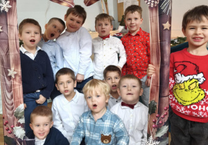 Zdjęcia dzieci w świątecznej ramce
