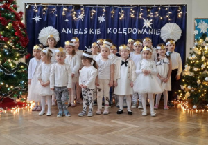 Występ dzieci z kolędą