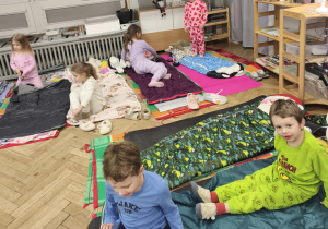 Rozmowy na swoich miejscach spania