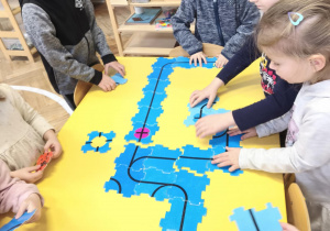 Zabawa w kodowanie z robotem