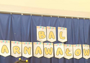 Napis Bal Karnawałowy.