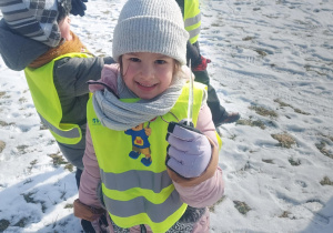 dziewczynka z soplem lodu