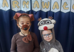 Przebrane dzieci na bal karnawałowy