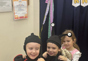 dzieci podczas korowodu