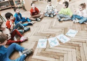 Joga z dinozaurami - zabawa ruchowa