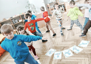 Joga z dinozaurami - zabawa ruchowa