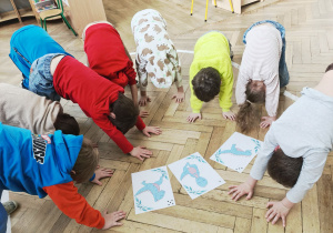 Joga z dinozaurami - zabawa ruchowa