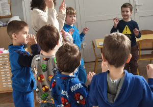 Zabawy muzyczne w kręgu