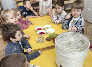 Zajęcia kulinarne w ramach innowacji "Smakujemy doświadczamy"