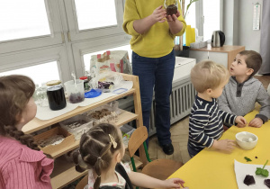 Szykowanie farby z kawy