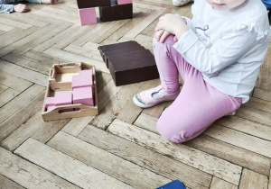 Tworzenie kompozycji podczas relaksacji i ćwiczenia ciszy.