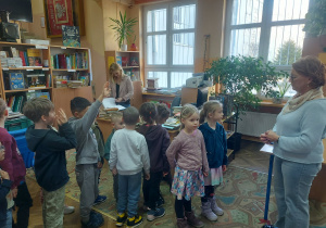 Zwiedzamy bibliotekę