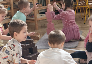 Wspólna praca z materiałem