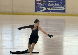 Solowe występy łyżwiarskie - absolwenci