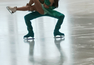 Występy absolwentów z jazdy figurowej na lodzie - para taneczna