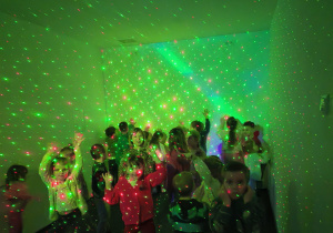 Zabawa w sali z laserami