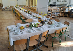 gotowe udekorowane ntoły na śniadanie wielkanocne