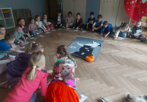 Podczas zadania dzieci dowiadują się jak chronić swojego pupila przed kleszczami czy pchłami