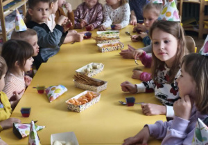 Poczęstunek przygotowany przez solenizantkę