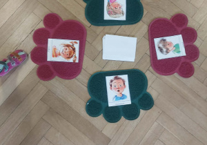 losowanie kart z psami w różnych aktywnościach i przypisanie jej do odpowiedniej emocji
